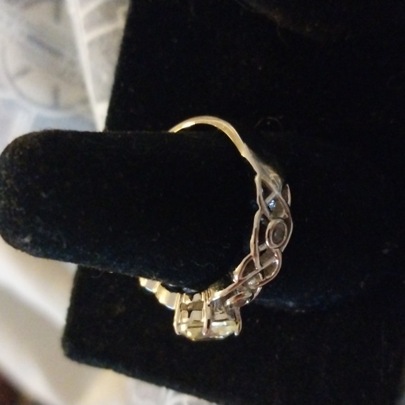 Ring - Picture 4 of 4